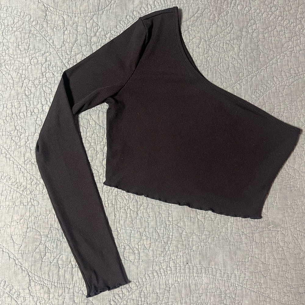Navy one-sleeve crop top